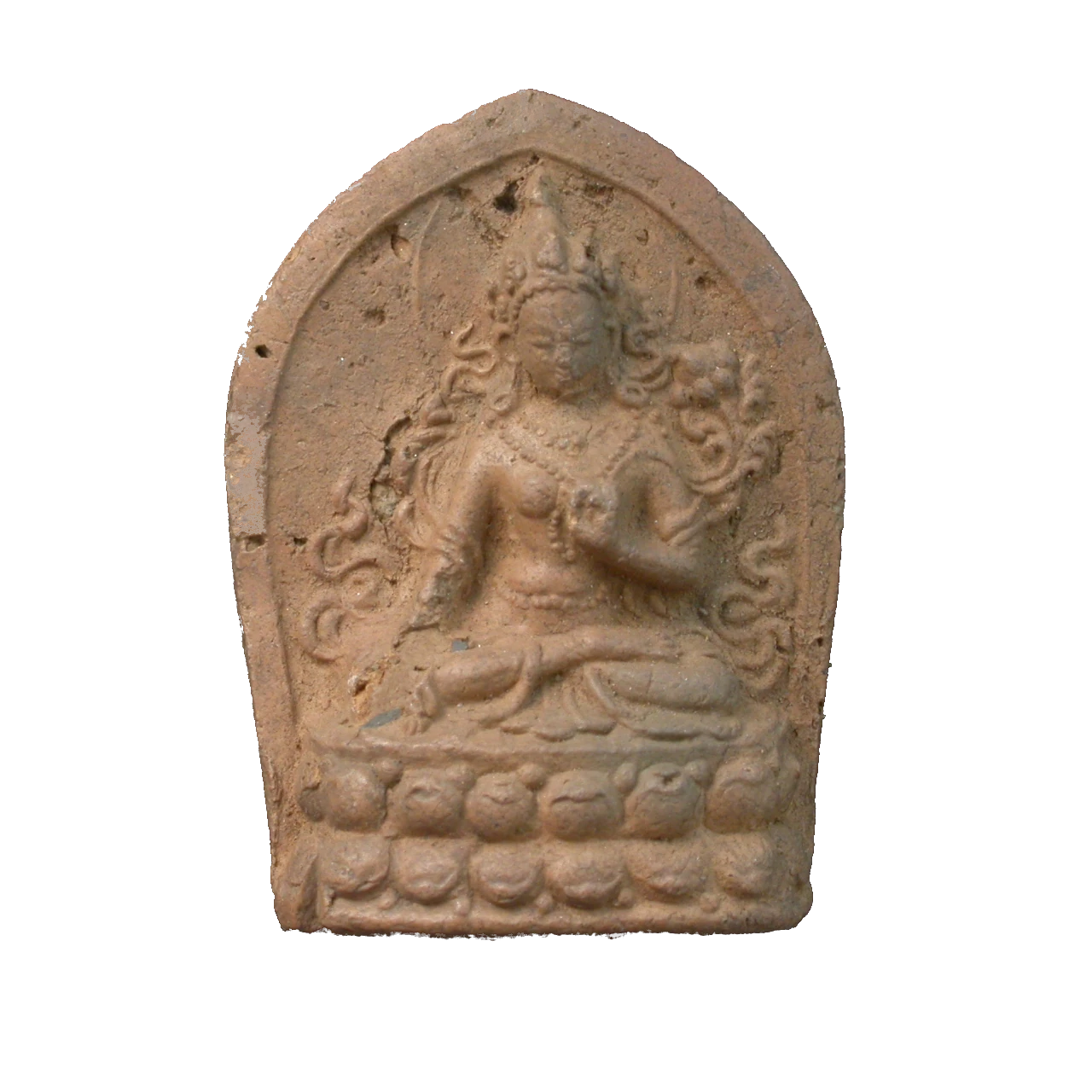 The picture shows a plate made of clay. It depicts a female deity wearing a crown and in a meditative pose.